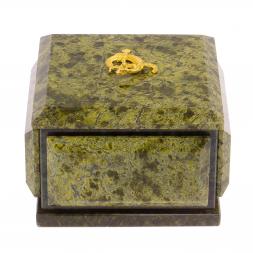 Шкатулка из змеевика с ящерицей 10,5х10,5х7 см