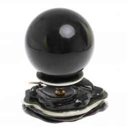 Композиция "Ящерица на скале" с шаром из лабродарита 10,5 см