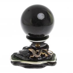 Композиция "Ящерица на скале" с шаром из лабродарита 10,5 см