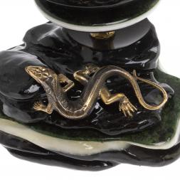 Композиция "Ящерица на скале" с шаром из лабродарита 10,5 см