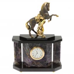 Часы &amp;quot;Конь с попоной&amp;quot; из сиреневого флюорита