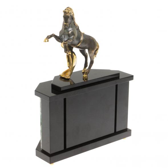 Часы &amp;quot;Конь с попоной&amp;quot; из зеленого флюорита 129826