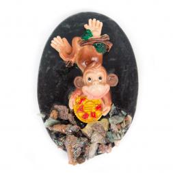 Магнит "Обезьянка на ветке с монетой "Удачи" змеевик