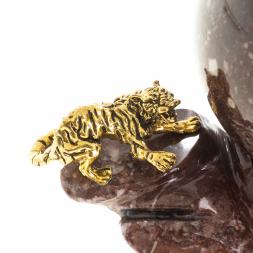 Письменный прибор из креноида "Шар на подставке с тигром"