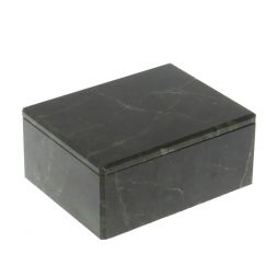 Шкатулка из нефрита 10х7,5х4 см