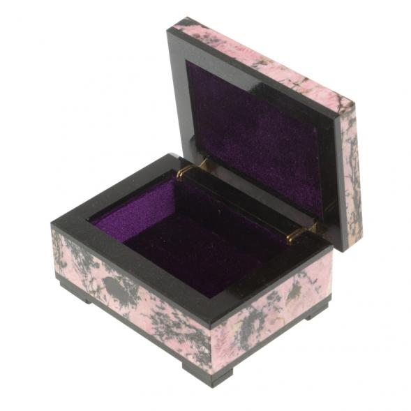 Шкатулка из родонита 8х6х4,3 см 126973