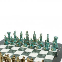Шахматы &amp;quot;Средневековые рыцари&amp;quot; фигуры бронза / патина 44х44 см мрамор змеевик