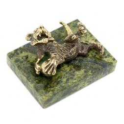 Статуэтка "Тигр с мячом" из бронзы и змеевика