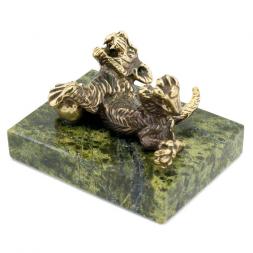 Статуэтка "Тигр с мячом" из бронзы и змеевика