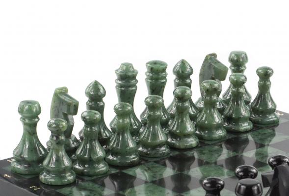 Каменные шахматы из нефрита и габродиабаза доска 38х38 см 120495