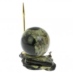 Композиция с шаром "Ящерица" с ручкой из змеевика