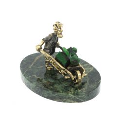 Статуэтка &amp;quot;Старатель с тачкой&amp;quot; из бронзы камень уваровит