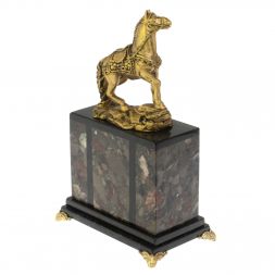 Часы &amp;quot;Конь в сбруе&amp;quot; из конгломерата