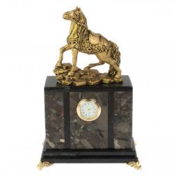 Часы &amp;quot;Конь в сбруе&amp;quot; из конгломерата