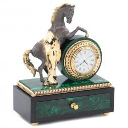 Декоративные часы из малахита &amp;quot;Конь на дыбах&amp;quot; с выдвижным ящиком
