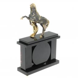 Часы "Конь с попоной" из яшмы