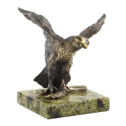 Бронзовая статуэтка &amp;quot;Кречет&amp;quot; на змеевике