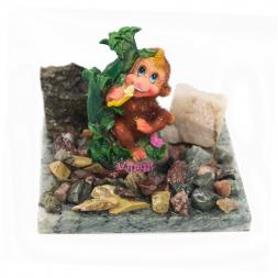 Сувенир "Обезьянка с бананом №4" змеевик