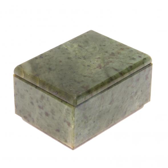 Шкатулка из нефрита 7,5х5,5х4 см 126760