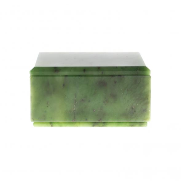 Шкатулка из нефрита 9х7х4,5 см 124267