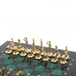 Шахматы "Итальянская война" фигуры бронза доска 28х28 см из змеевика
