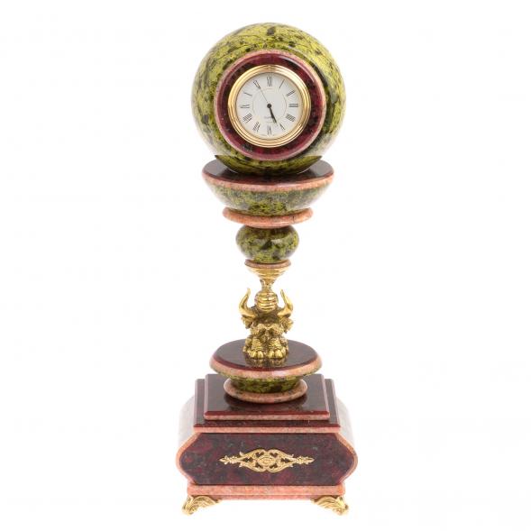 Часы антистресс &amp;quot;Шар на слоне&amp;quot; из змеевика 10,5 см 126305