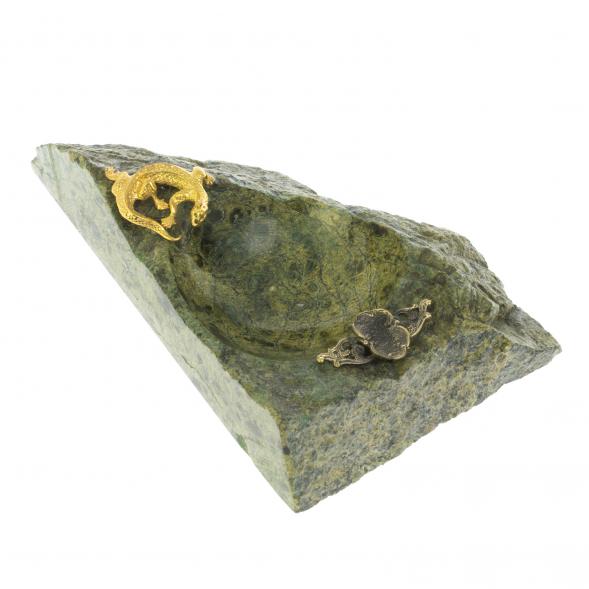 Пепельница из змеевика с ящерицей 128636