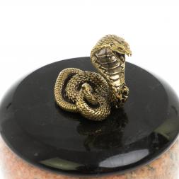 Шкатулка круглая "Кобра" из розового мрамора 10,5х10,5х13,5 см