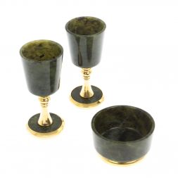 Набор водочный из нефрита 2 рюмки и соусник