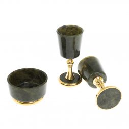 Набор водочный из нефрита 2 рюмки и соусник