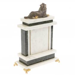 Часы "Лев" из нефрита белого мрамора