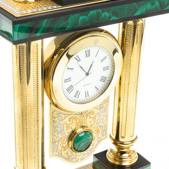 Каминные часы &amp;quot;Конь на дыбах&amp;quot; из малахита Златоуст 113195