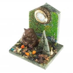 Часы "Мишка в лесу сидящий" змеевик