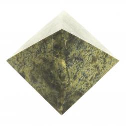 Пирамида 4х4х4 см камень змеевик