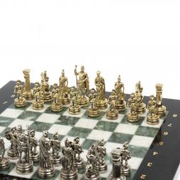 Шахматы "Римляне" фигуры золото / серебро доска 28х28 см из мрамора и змеевика