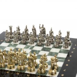 Шахматы "Римляне" фигуры золото / серебро доска 28х28 см из мрамора и змеевика