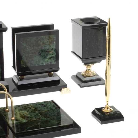 Письменный прибор &amp;quot;Орёл&amp;quot; из нефрита на ножках 127238