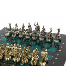 Шахматы "Римляне" фигуры золото / серебро доска 28х28 см из змеевика