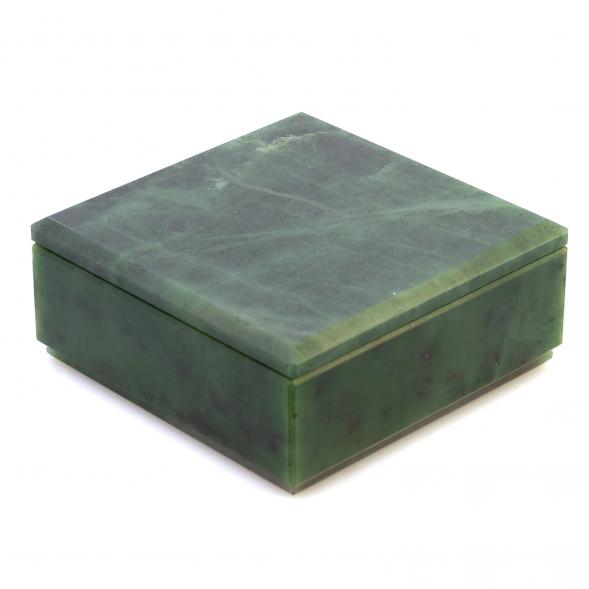 Шкатулка из саянского нефрита 10х10х4,2 см 124814
