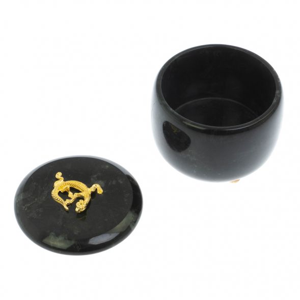 Шкатулка круглая &amp;quot;Ящерица&amp;quot; из черного змеевика 8х8х7,5 см 129089