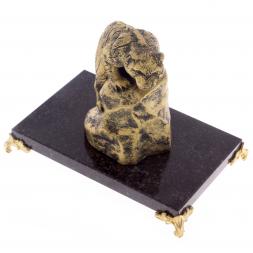 Фигурка "Тигр на скале" на подставке из камня