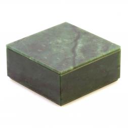 Шкатулка из нефрита 7,5х7,5х3,5 см