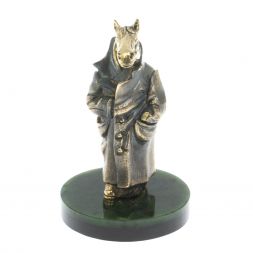 Статуэтка из бронзы &amp;quot;Конь в пальто&amp;quot; из нефрита