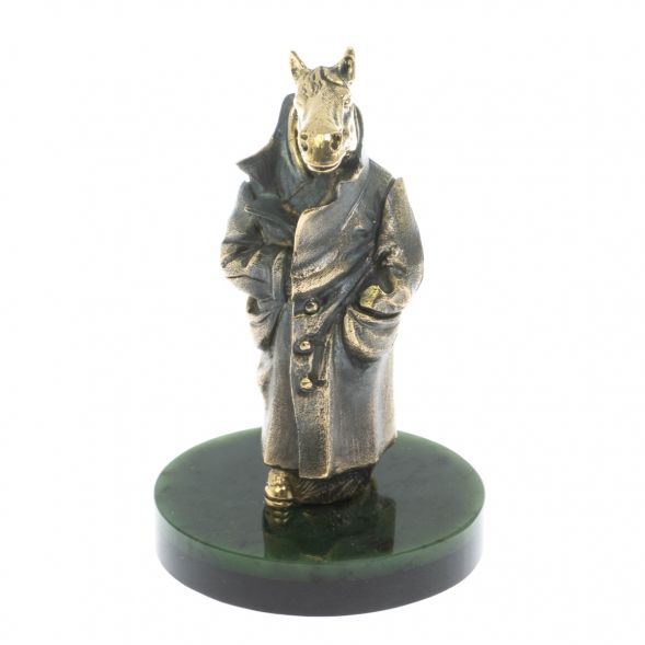 Статуэтка из бронзы &amp;quot;Конь в пальто&amp;quot; из нефрита 129171