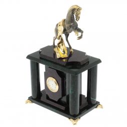 Часы &amp;quot;Конь с попоной&amp;quot; из шабровского змеевика