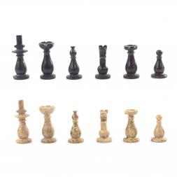 Настольные шахматы "Дебют" доска 30х30 см камень ракушечник мрамор