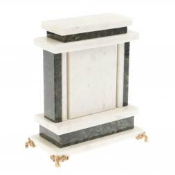 Часы из нефрита и белого мрамора