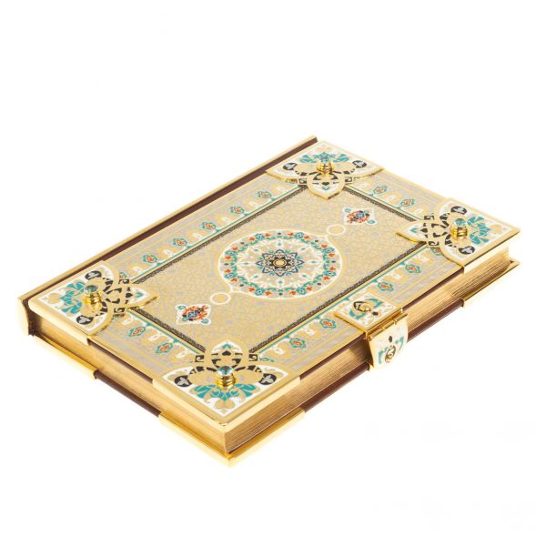 Коран на арабском языке в позолоченном окладе с четками 127574