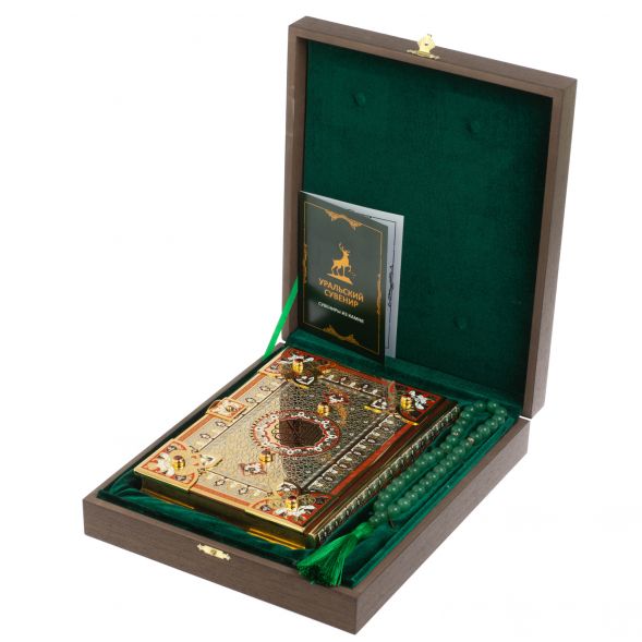 Коран с позолотой на арабском языке с четками 127576