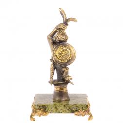 Статуэтка из бронзы &amp;quot;Кролик - фокусник&amp;quot; на подставке из змеевика